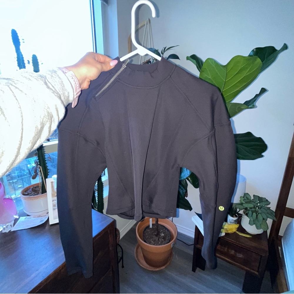 Lululemon Charcoal Grey Long Sleeve Top